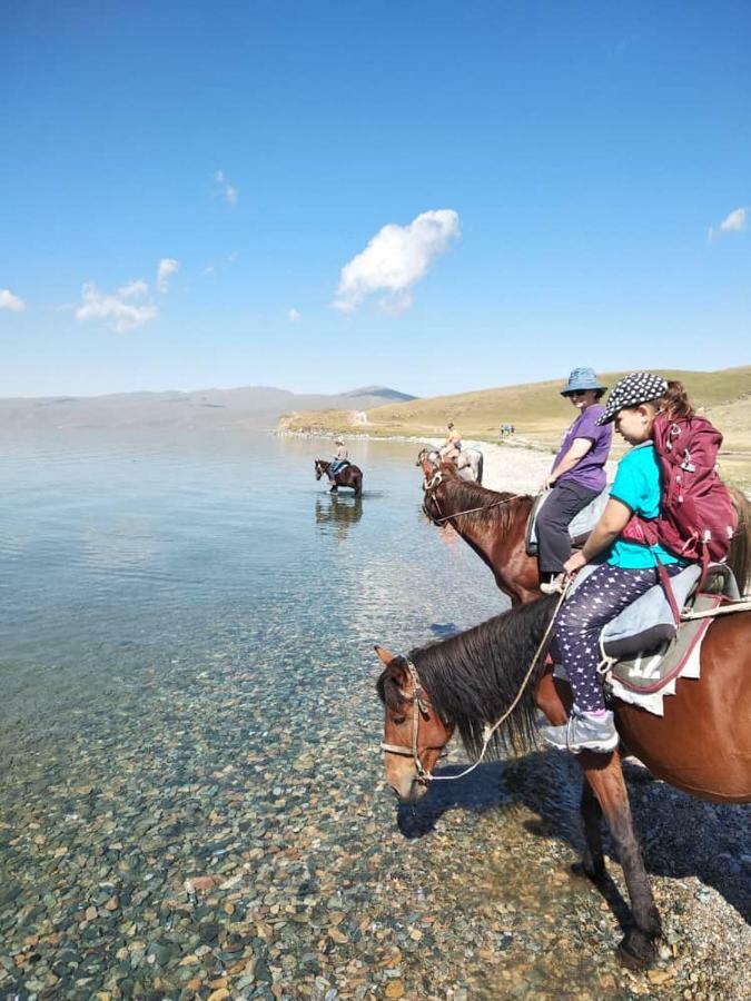 Horseback Holiday At Kyzart Village Dzhangyaryk Eksteriør billede